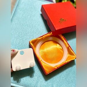 Elegant White Natural Stone Bangle Bracelet Set